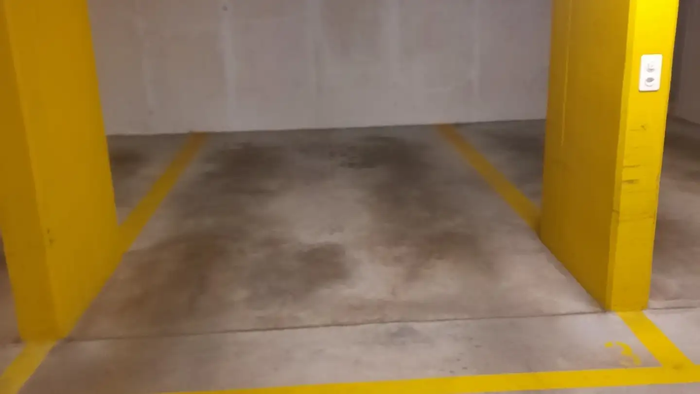 Garage singolo in affitto - Lehfrauenweg 10, 8053 Zürich