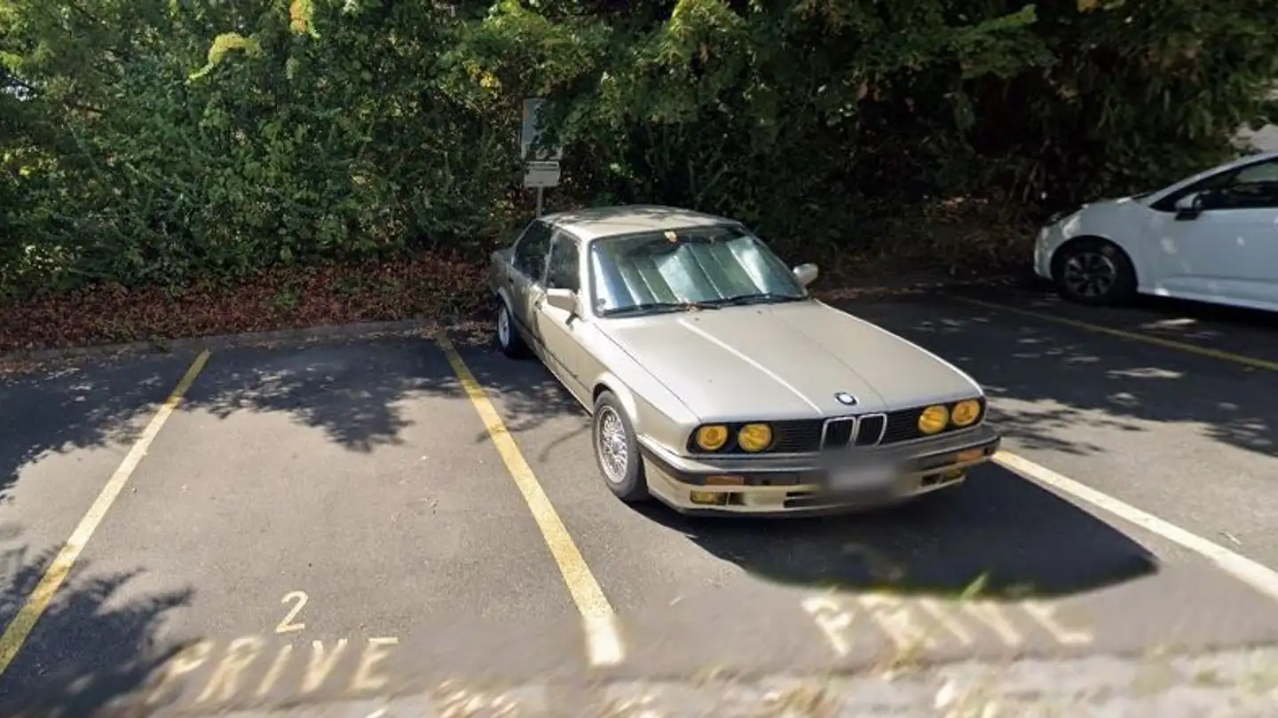 Outdoor parking space for rent - Rue Du Valentin 33, 1004 Lausanne
