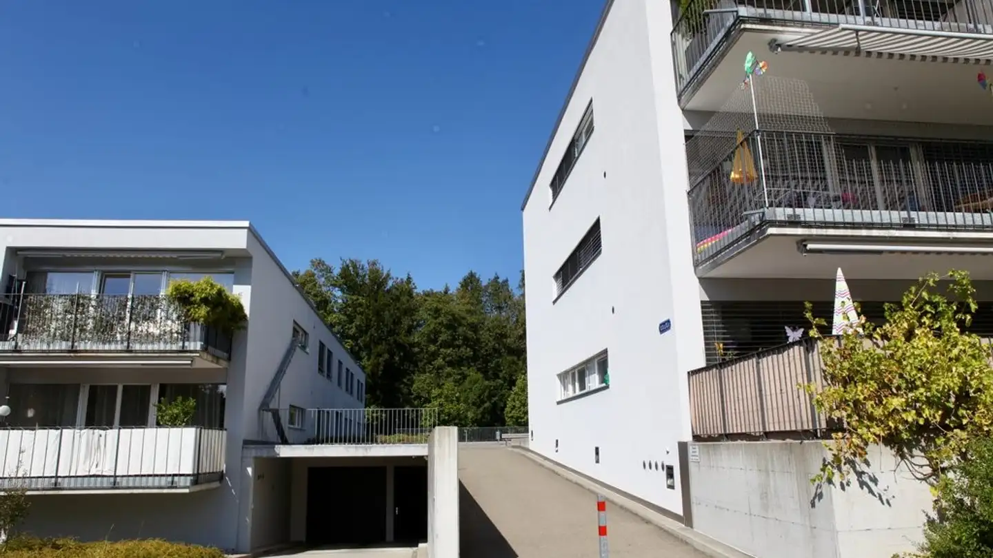 Überdachter Motorradparkplatz mieten - Wattstrasse 9, 9012 St. Gallen