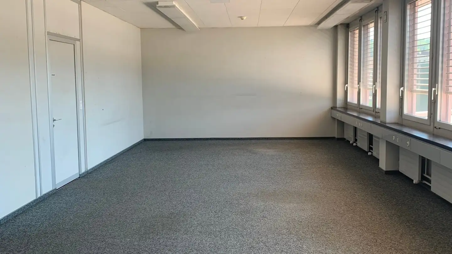 Office space for rent - Rudolf-Maag-Strasse 5, 8157 Dielsdorf