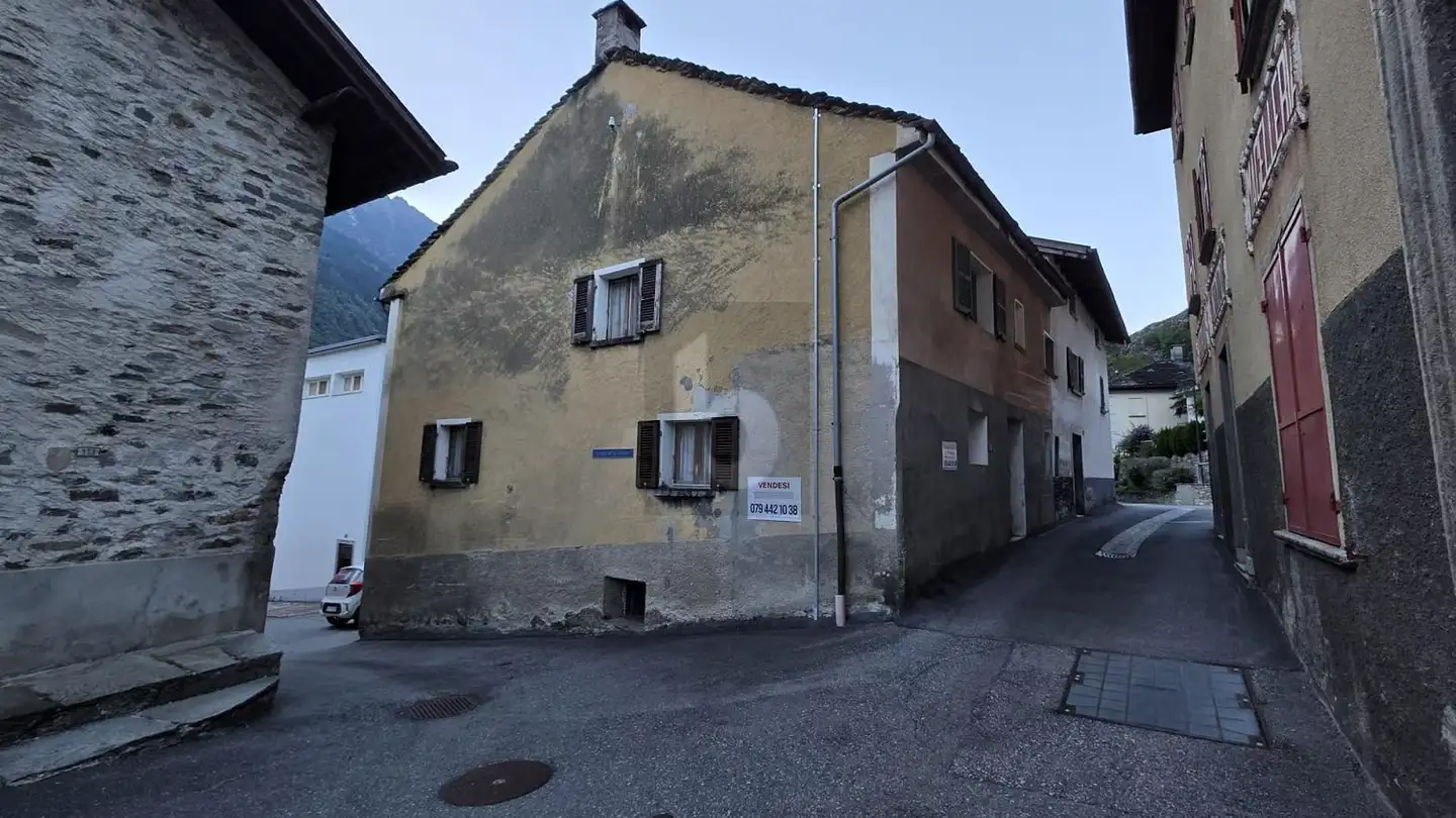 Einfamilienhaus kaufen - 6563 Mesocco