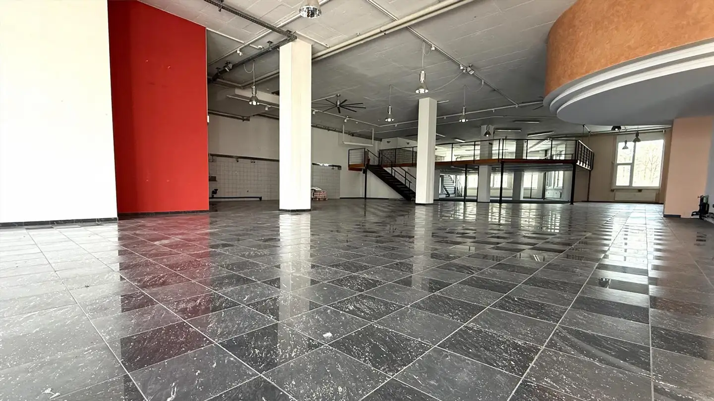 Commercial for rent - Kasernenstrasse 4b, 8184 Bachenbülach - Photo 2