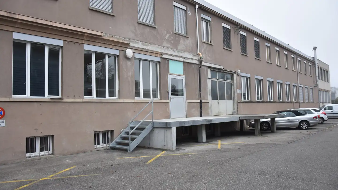 Immeuble industriel à louer - Bützbergstrasse 2, 4912 Aarwangen - Photo 2