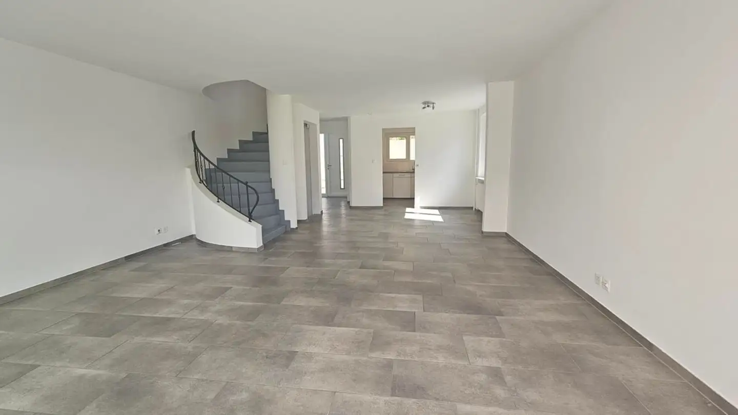 Row house for rent - Türliackerstrasse, 8304 Wallisellen - Photo 2