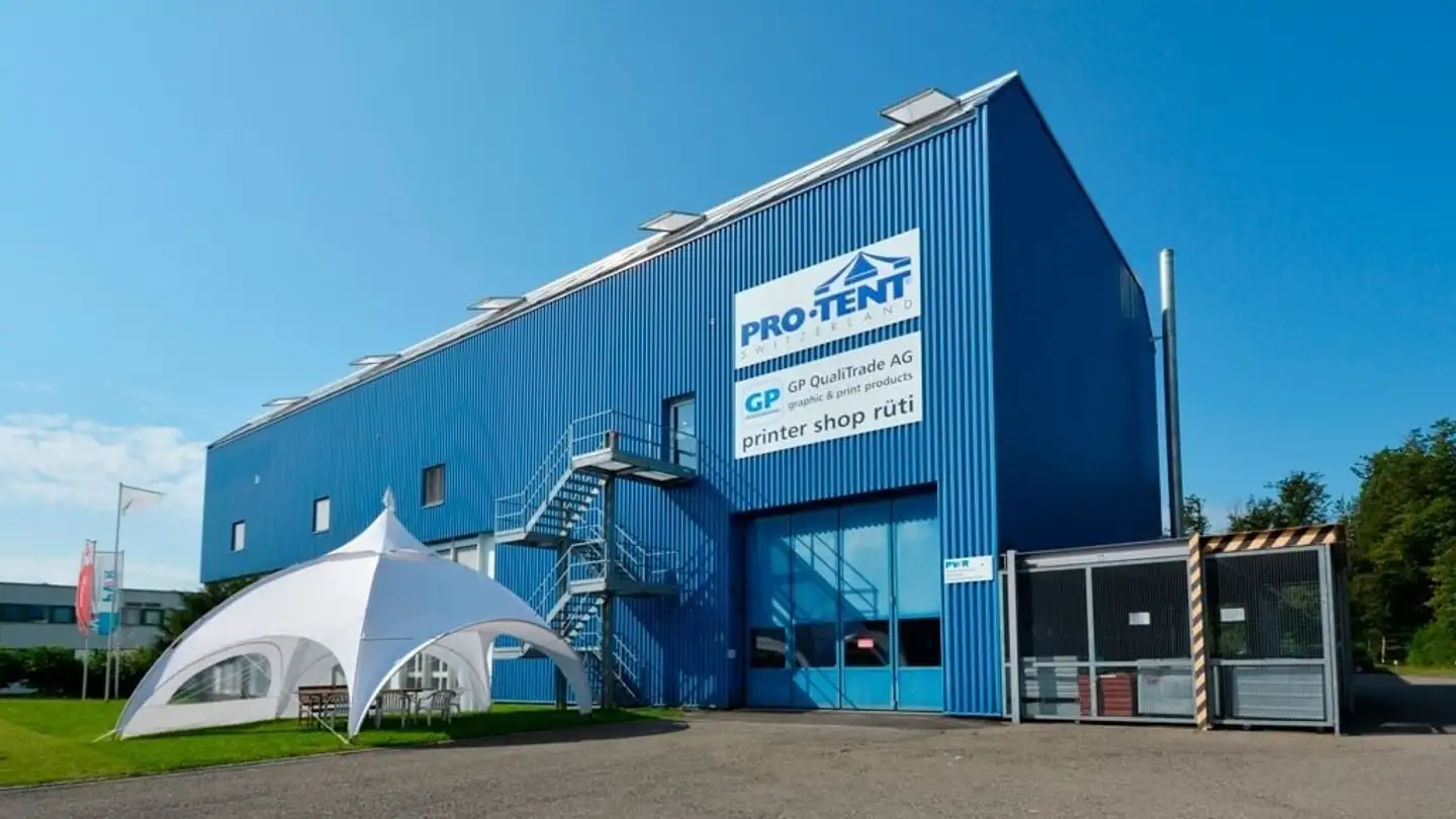 Parkplatz im Freien mieten - Neuhofstrasse 10, 8630 Rüti ZH