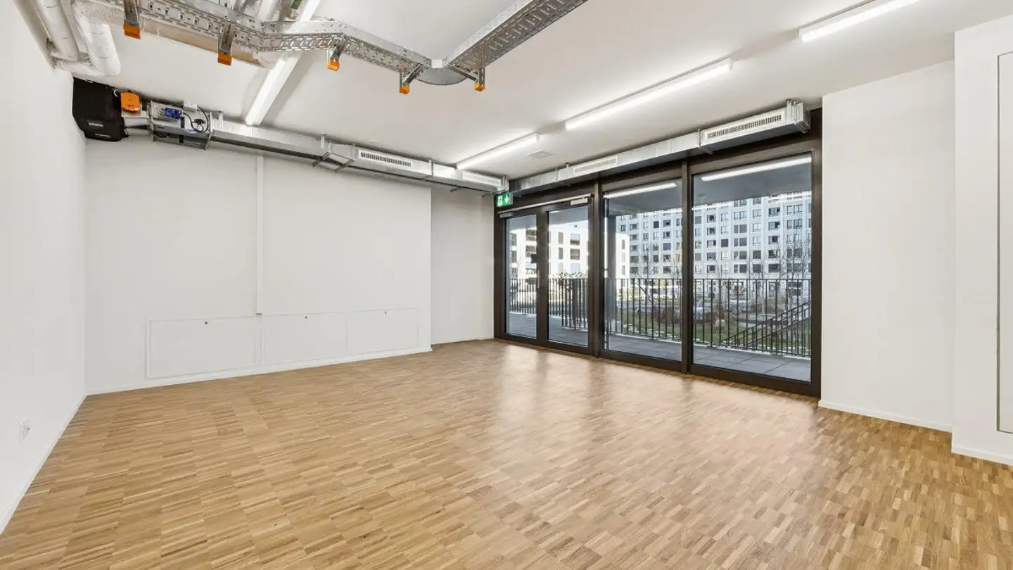 Commercial à louer - Sandäckerstrasse 1b, 8957 Spreitenbach