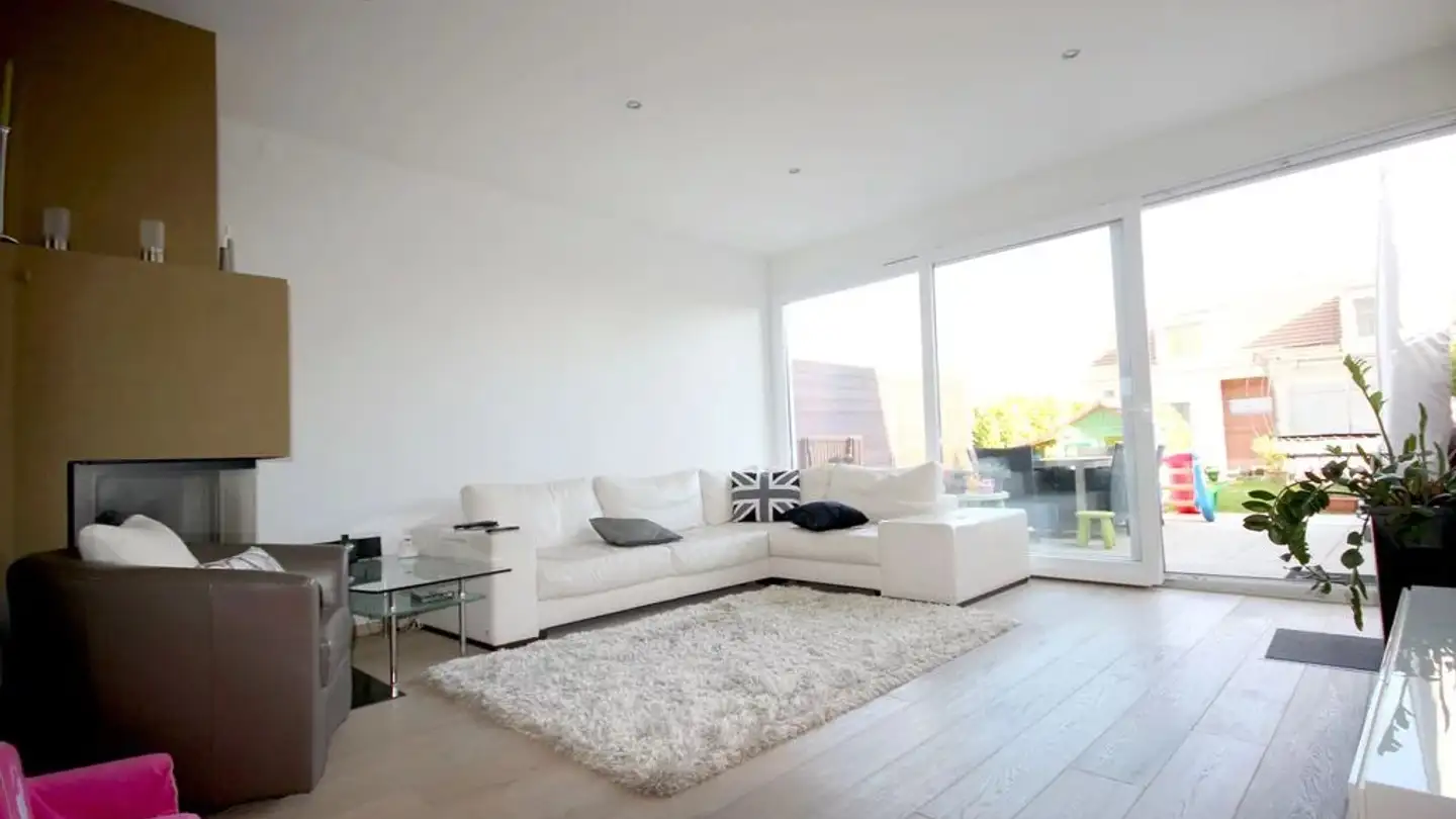 Villa for rent - Chemin Des Sources 2, 1185 Mont-sur-Rolle - Photo 3