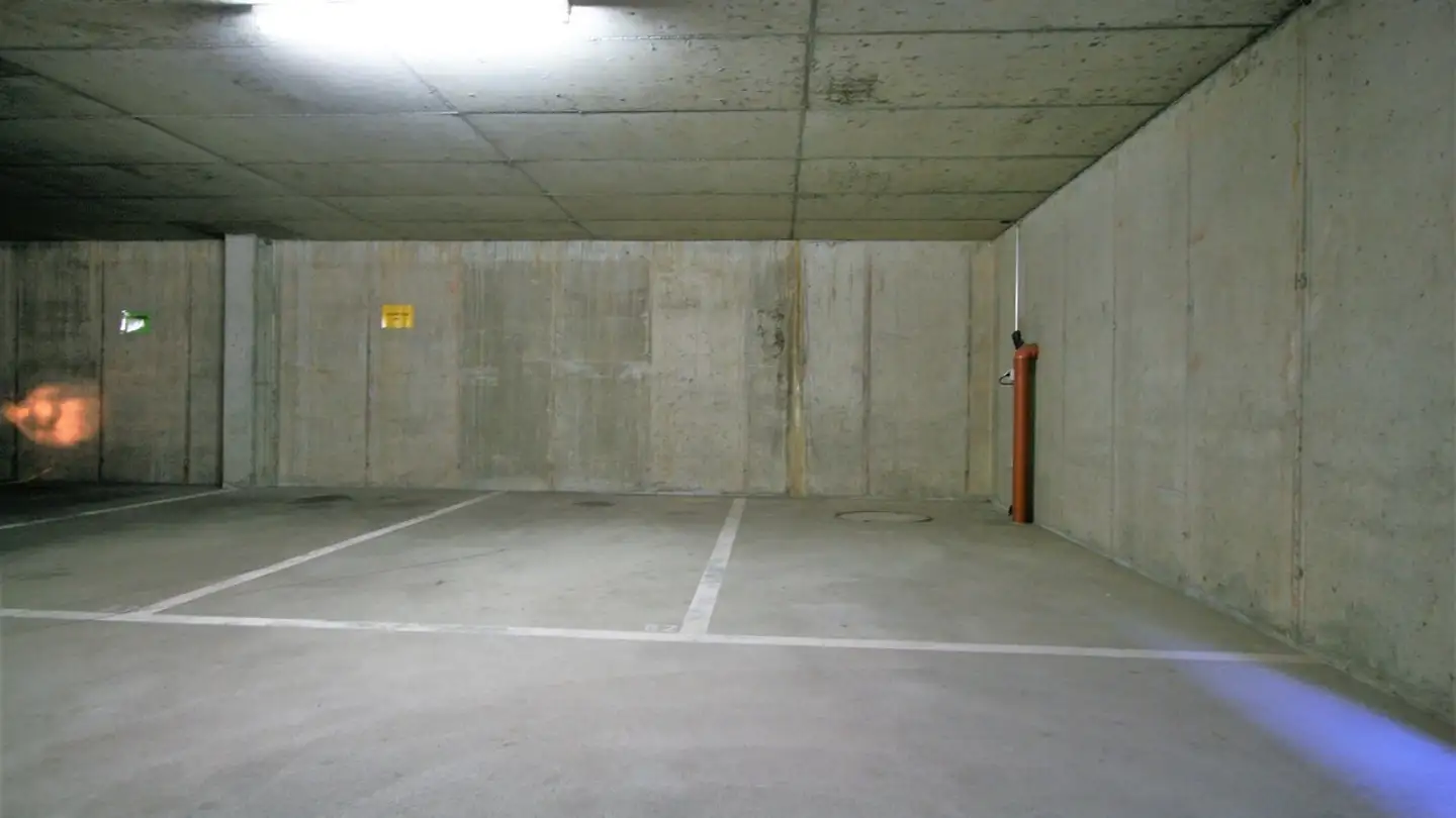 Indoor parking space for sale - Engelhardstrasse, 3280 Murten
