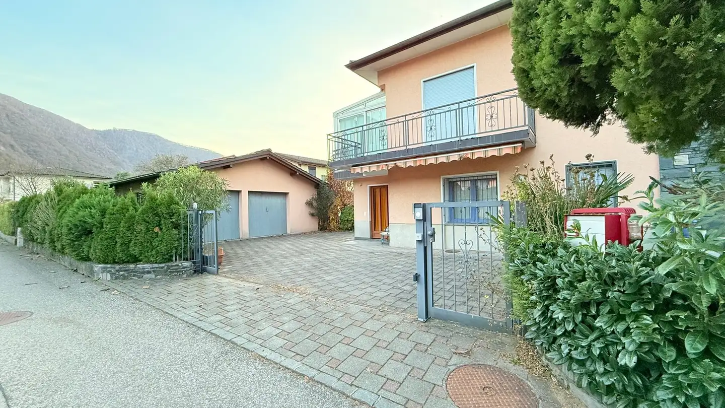 Einfamilienhaus kaufen - 6572 Quartino