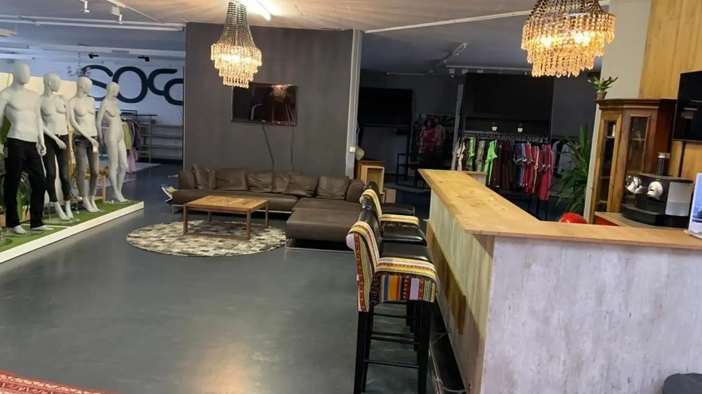 Commercial à louer - Industriestrasse 44, 8152 Glattbrugg