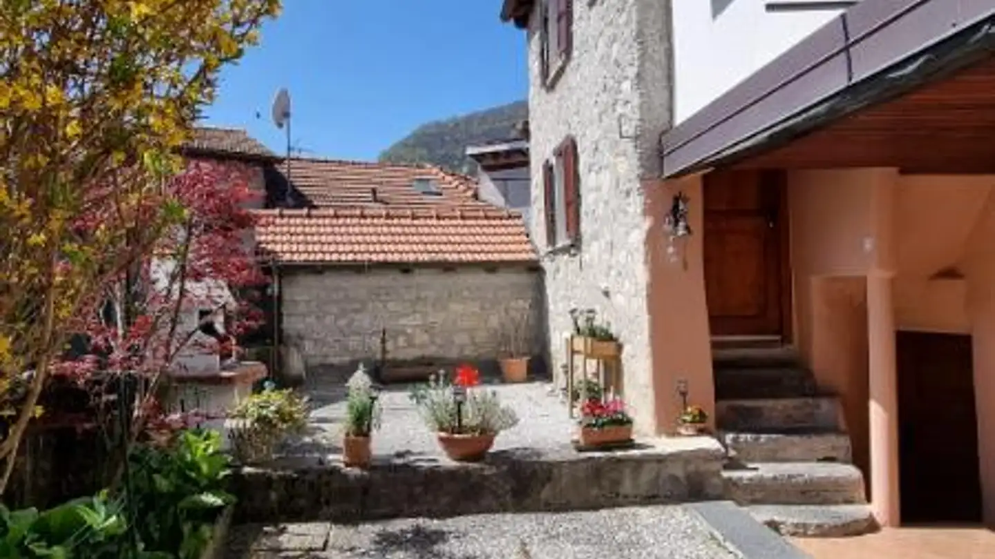 Casa singola in vendita - Via Al Sagrato 10, 6837 Caneggio - Photo 2