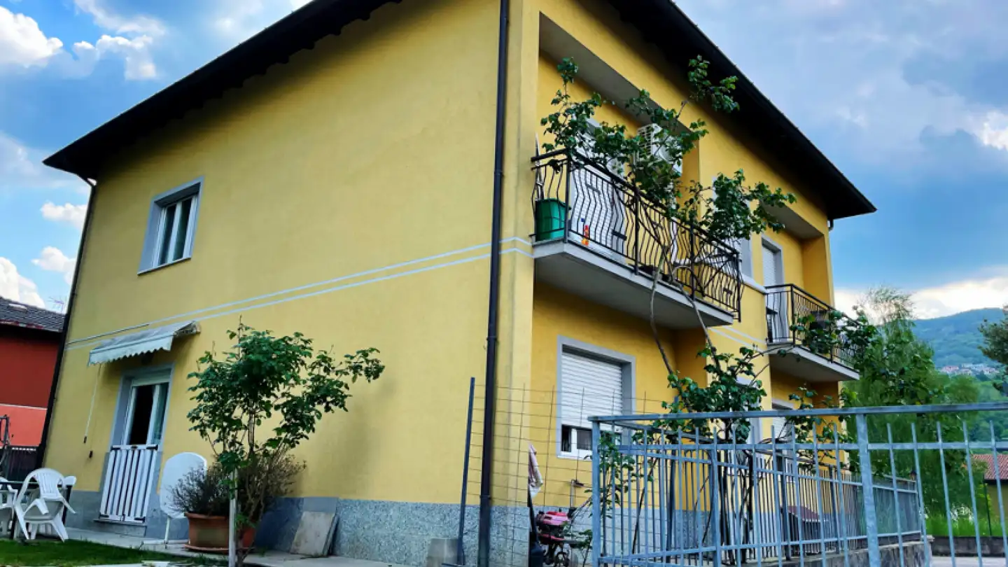 Edificio residenziale in vendita - 6988 Ponte Tresa - Photo 2