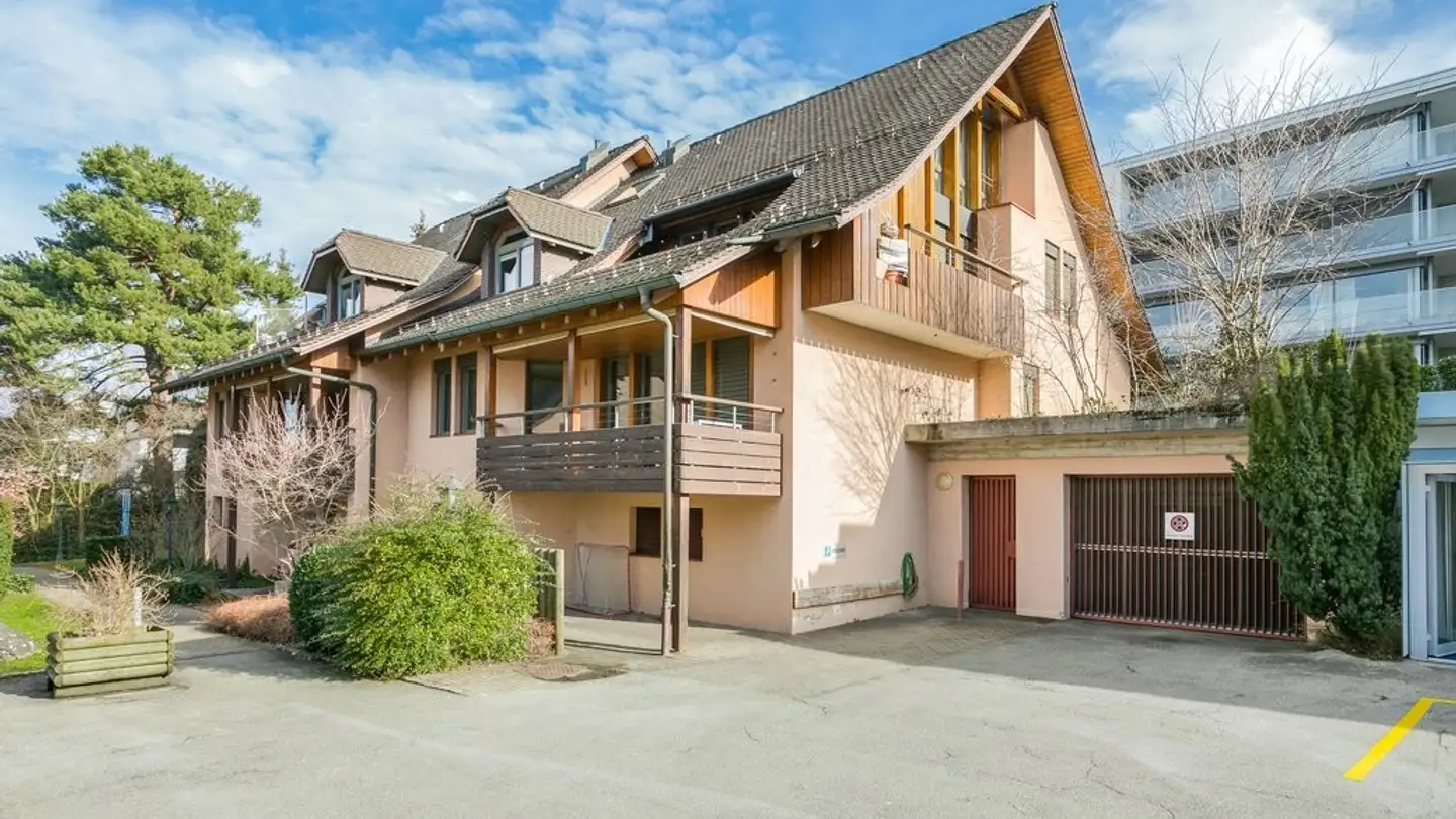 Single garage for rent - Leimatt 12, 6317 Oberwil b. Zug