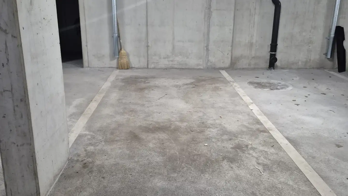 Tiefgaragenstellplatz mieten - Kirchstrasse 42, 3952 Susten - Foto 2