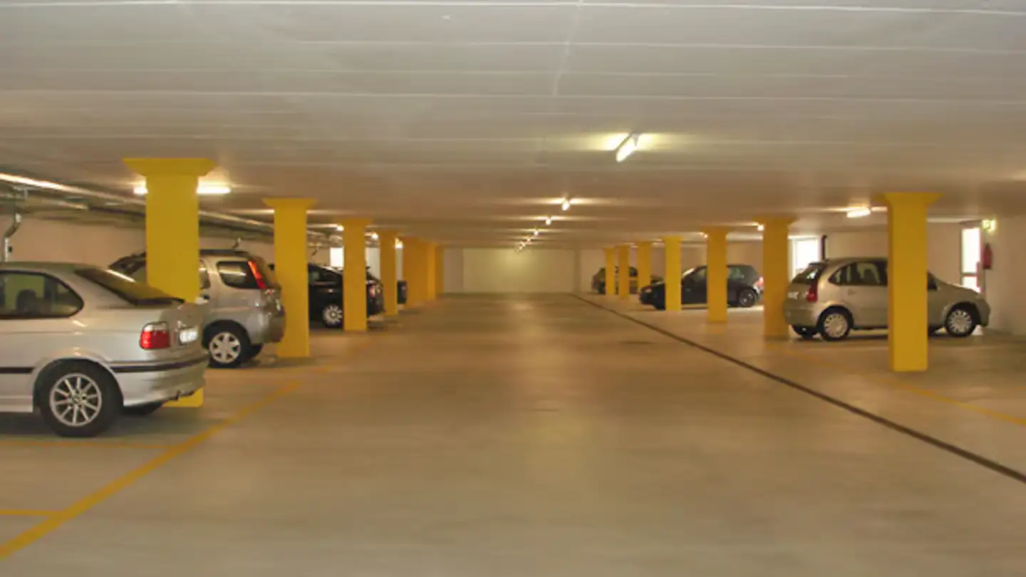 Underground parking space for rent - Schleufenbergstrasse 2, 8180 Bülach - Photo 2