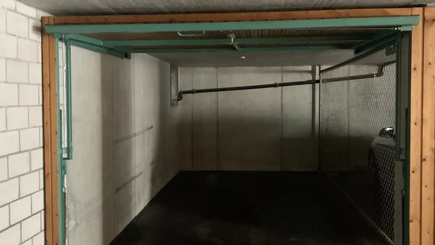 Place de parking extérieure à louer - 5034 Suhr