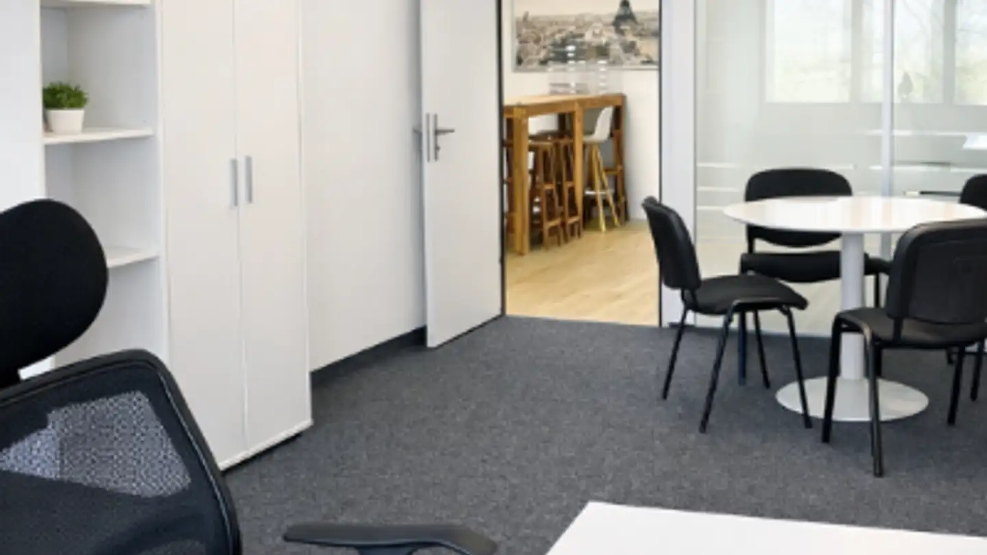 Office space for rent - Gewerbestrasse 10, 6330 Cham