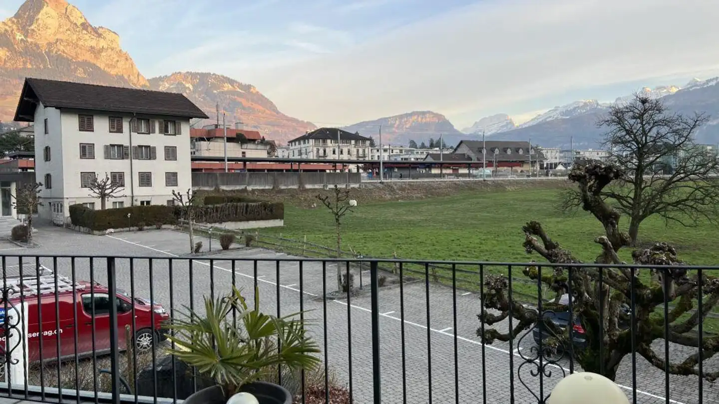 Place de parking extérieure à louer - Milchstrasse, 6423 Seewen SZ - Photo 2