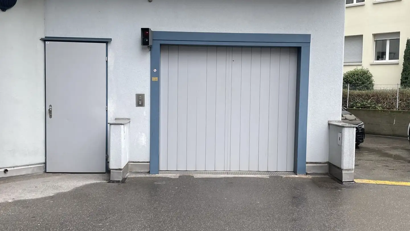 Outdoor parking space for rent - Zurlindenstrasse 49, 8003 Zürich