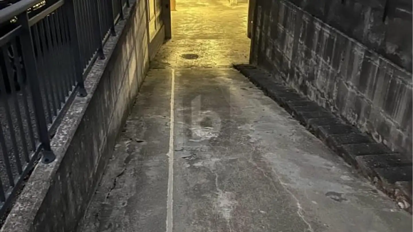 Parcheggio esterno in vendita - 2046 Fontaines NE