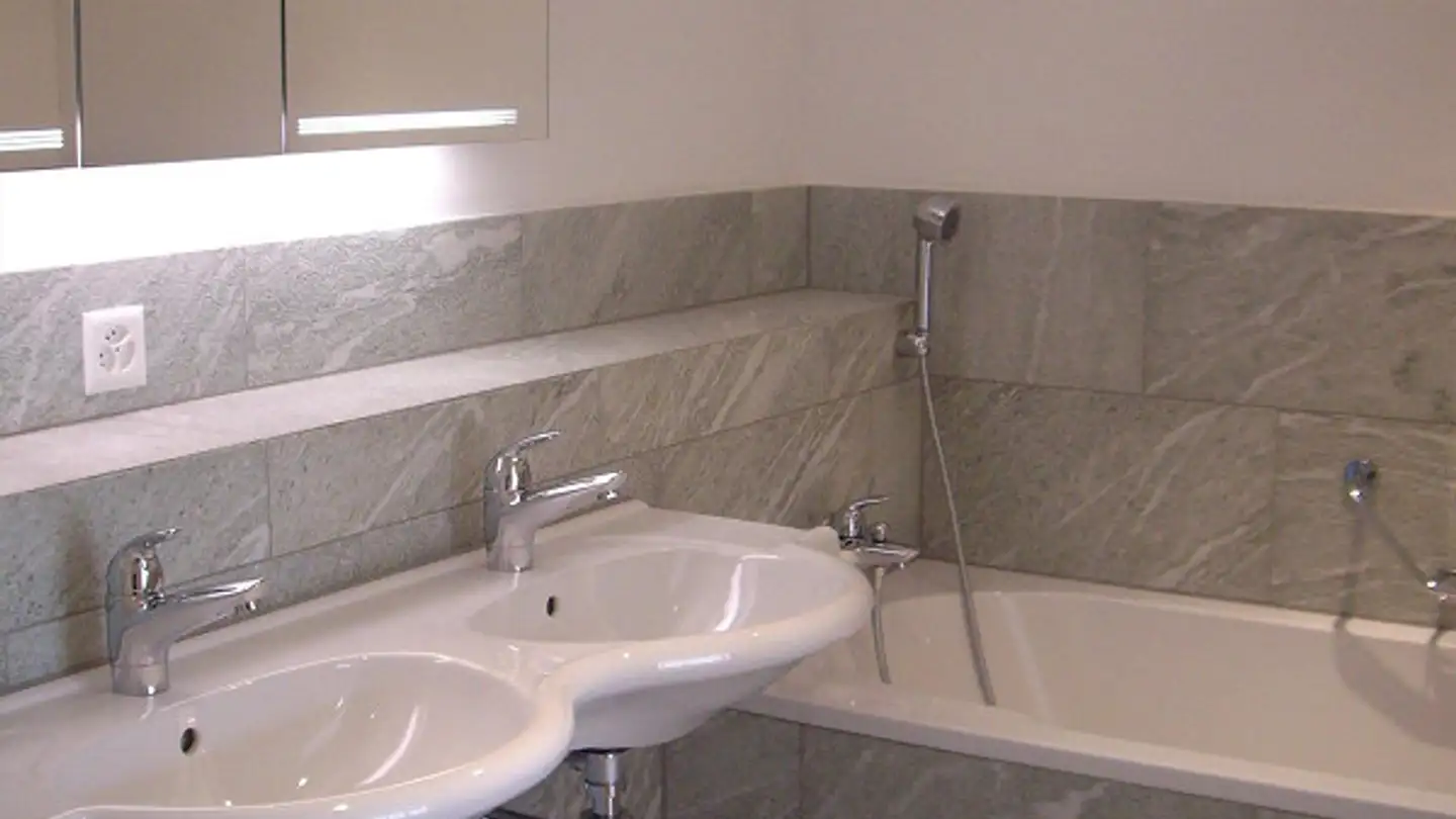 Wohnung mieten - Via S-Charlattina 13, 7524 Zuoz - Foto 2