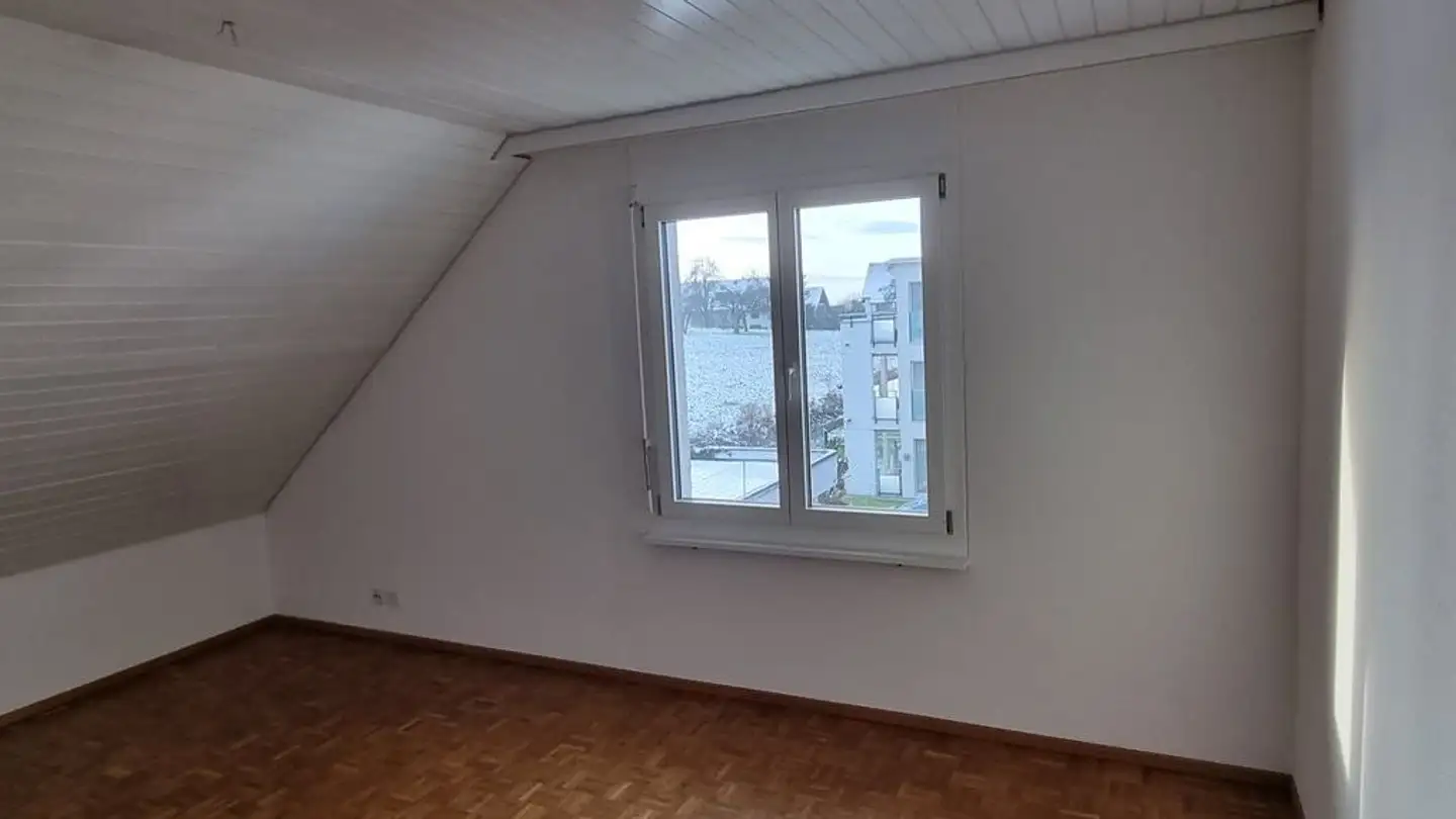 Dachgeschosswohnung mieten - Pfäffikerstrasse 8a, 8604 Volketswil - Foto 4
