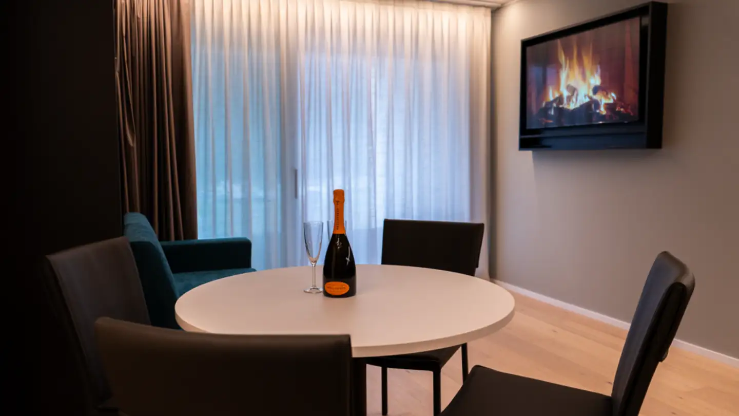 Appartement meublé à louer - Via Stazione 24b, 6532 Castione