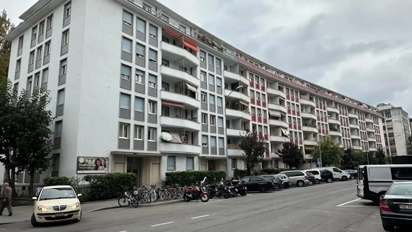 Mixed-use building for rent - Rue Du Grand-Bureau 23, 1227 Les Acacias