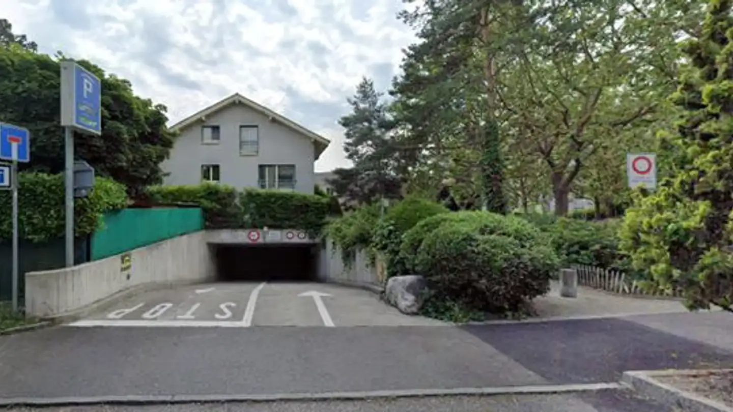 Single garage for rent - Chemin Des Vignes 26, 1213 Petit-Lancy