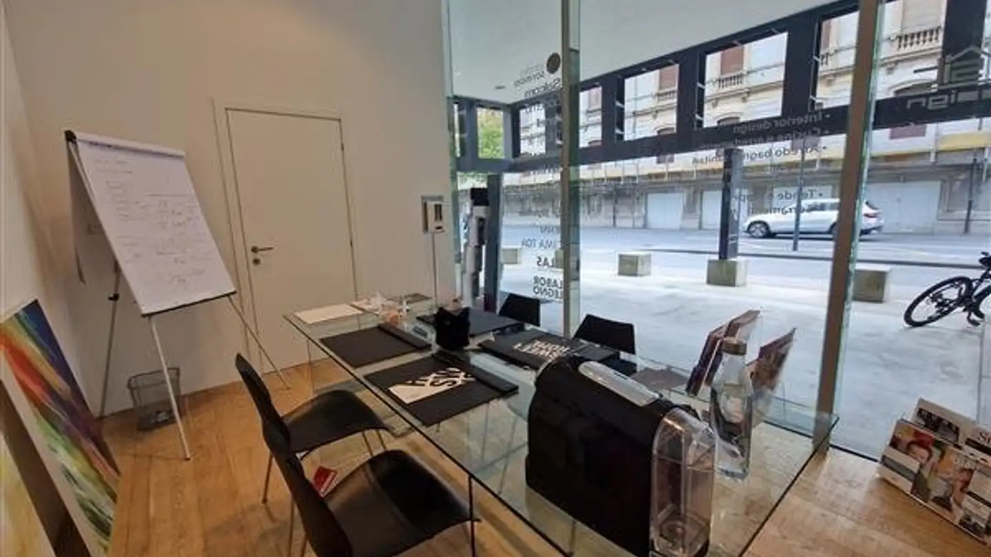 Shop for rent - 6600 Locarno - Photo 3