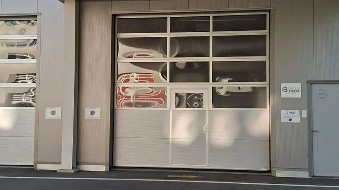 Grand magasin à louer - Route Du Pâqui 4, 1720 Corminboeuf