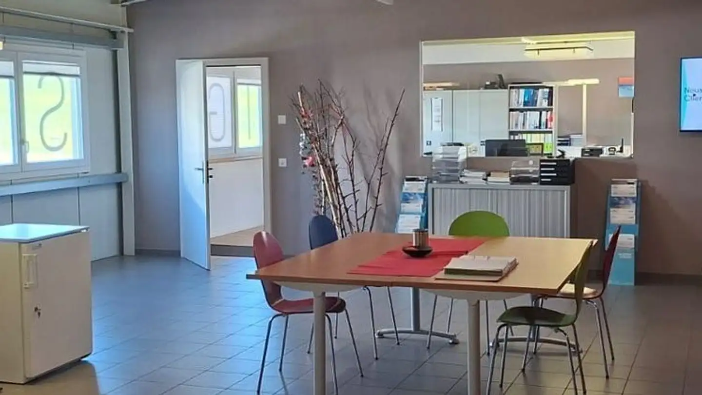 Grande magazzino in affitto - Route Du Pâqui 4, 1720 Corminboeuf - Photo 2