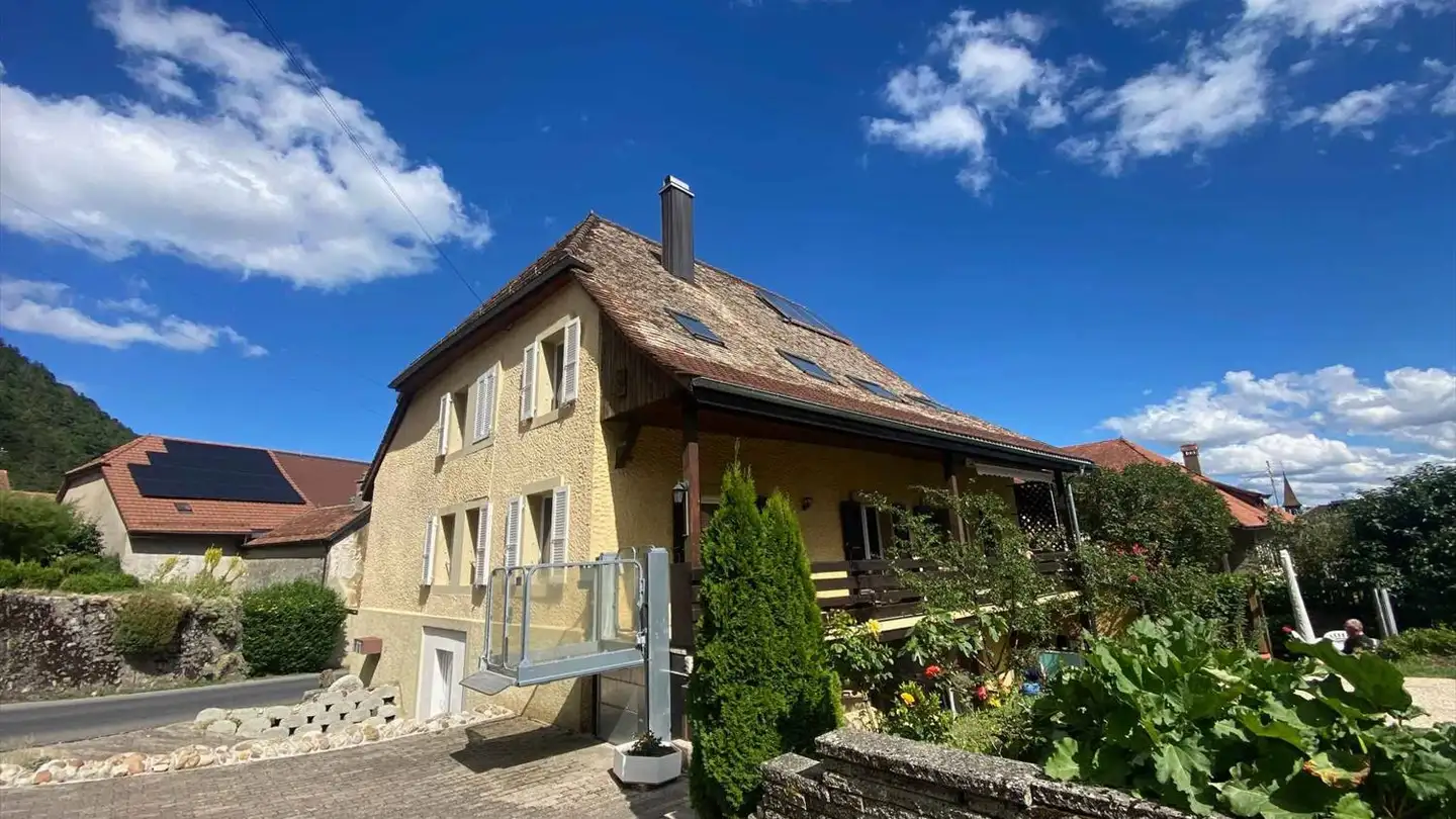 Dachgeschosswohnung mieten - Rue Du Temple 1, 1446 Baulmes