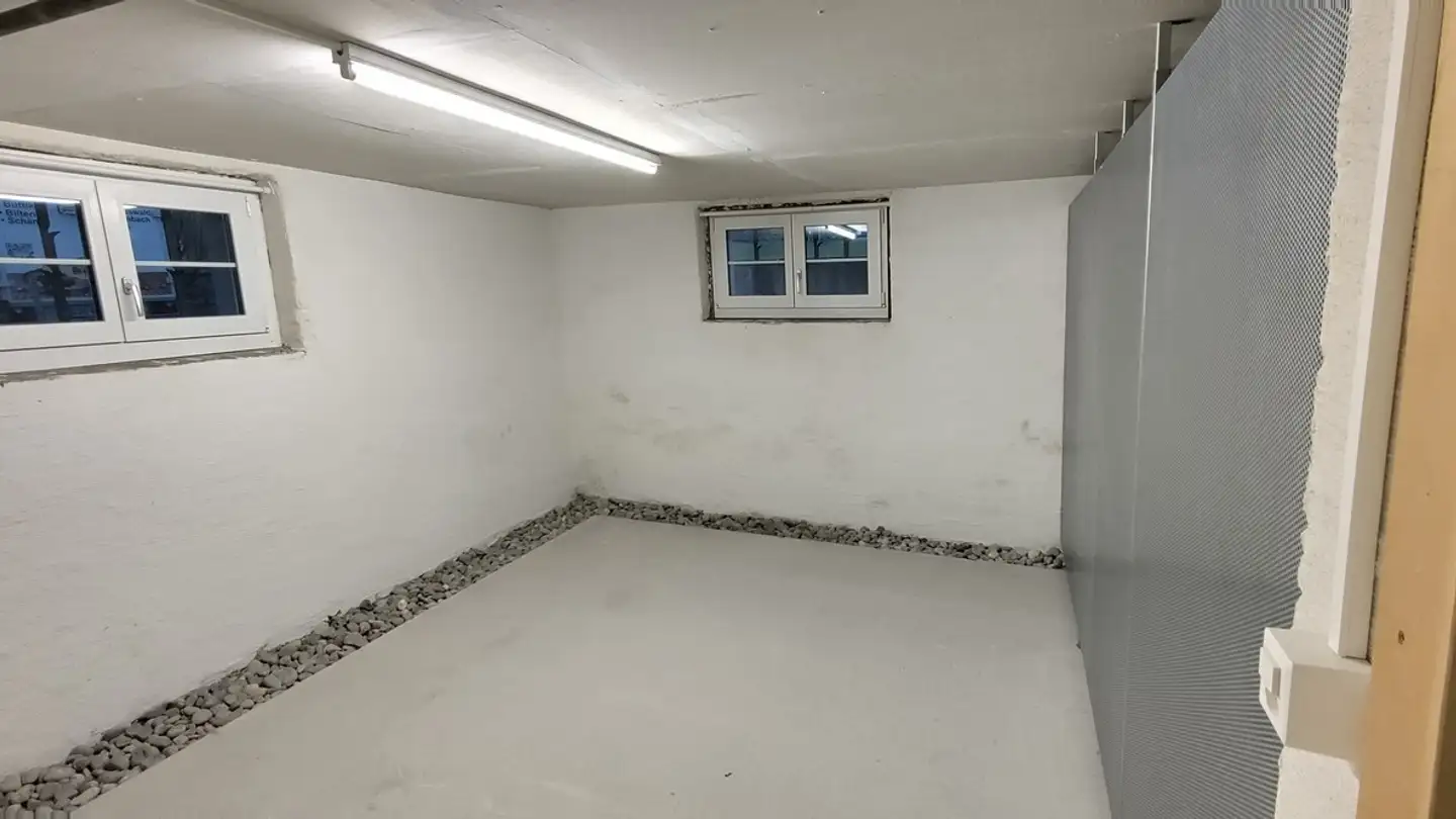 Commerciale in affitto - Kantonsstrasse 63, 8836 Bennau - Photo 2