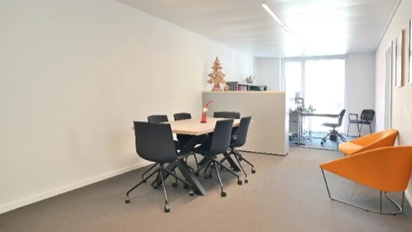 Spazio ufficio in affitto - Via Cantonale 109, 6537 Grono