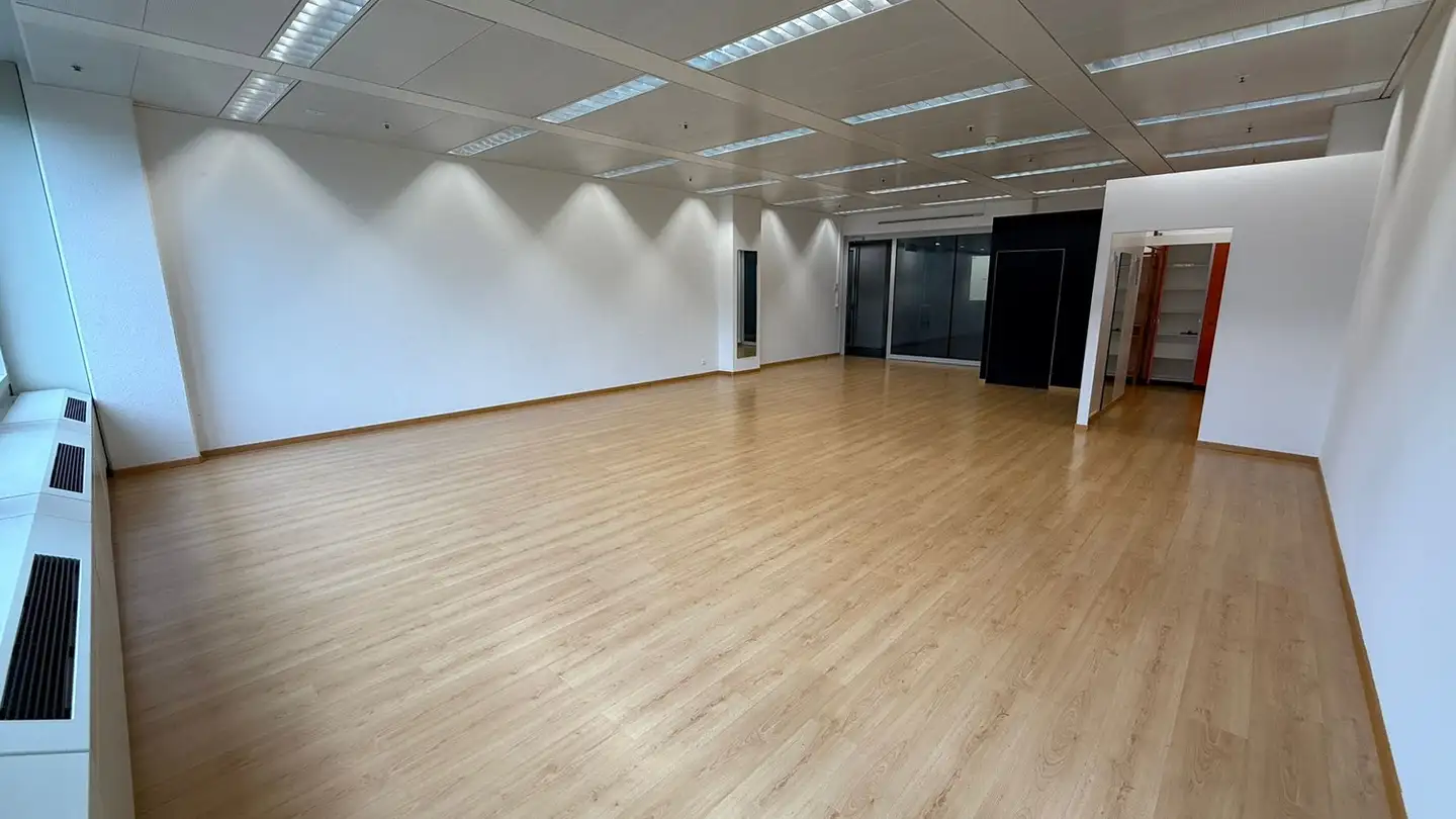 Commercial for rent - Thurgauerstrasse 117, 8152 Glattpark (Opfikon) - Photo 2