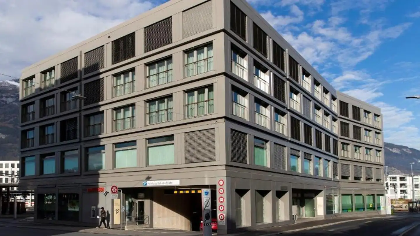 Place de parking extérieure à louer - Bahnhofplatz 6, 7000 Chur
