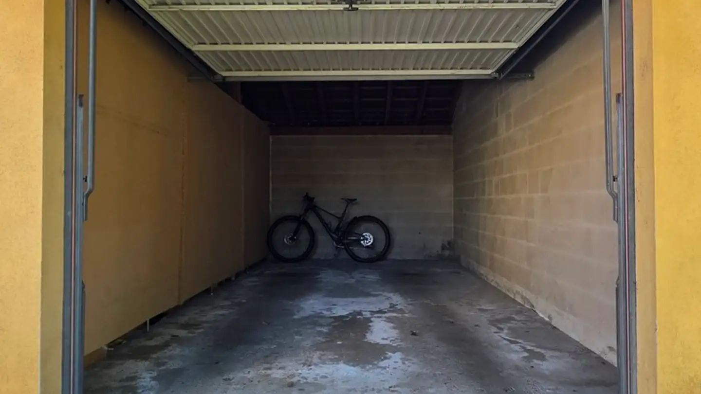Single garage for rent - Rue De Lorette 13, 2900 Porrentruy