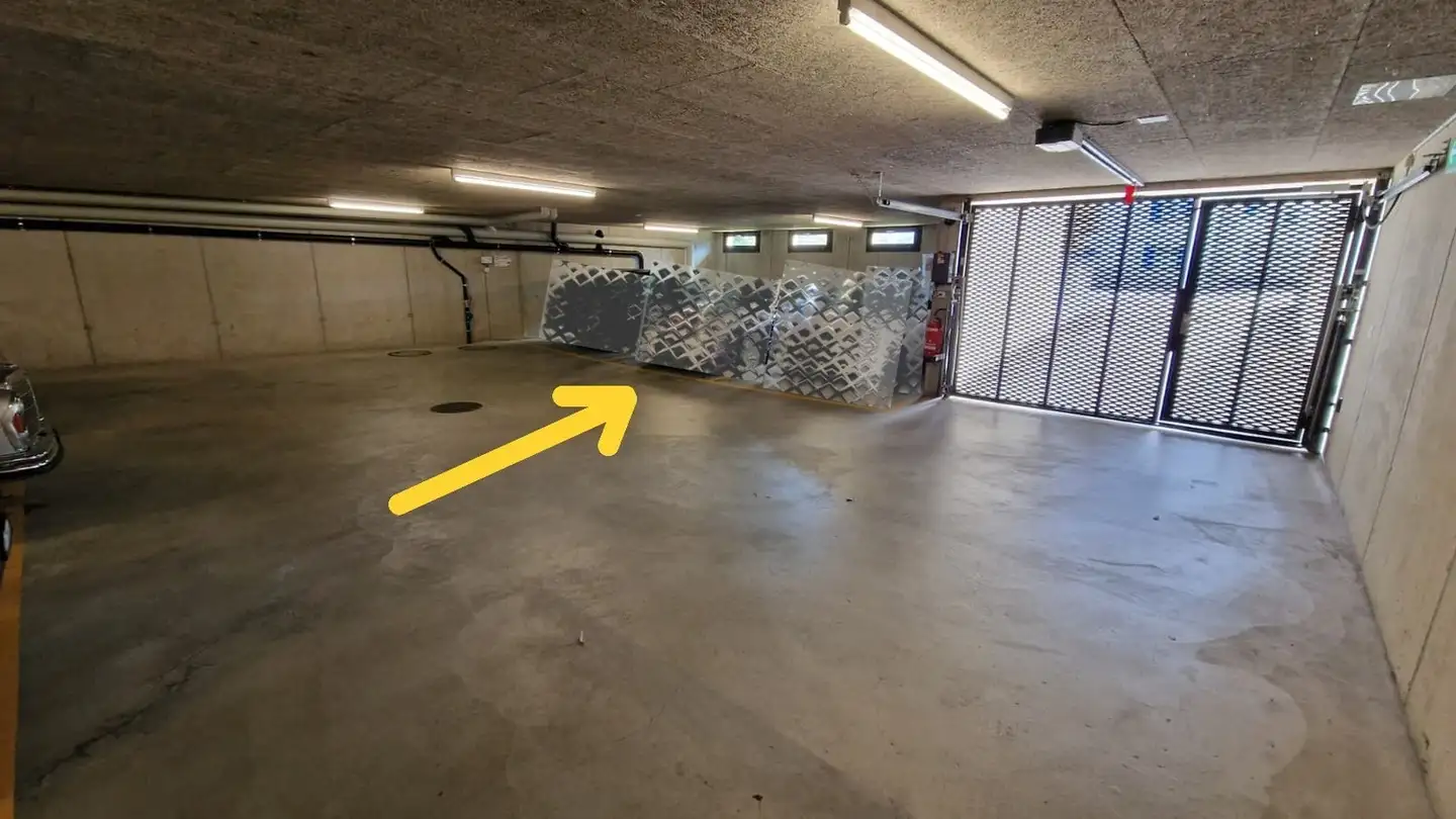 Place de parking extérieure à louer - Unterwiesstrasse 2, 8630 Rüti ZH