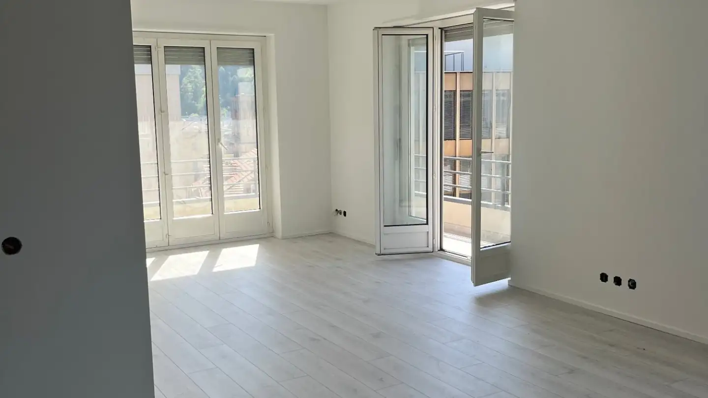 Apartment for rent - Via Luigi Lavizzari 2, 6830 Chiasso - Photo 2