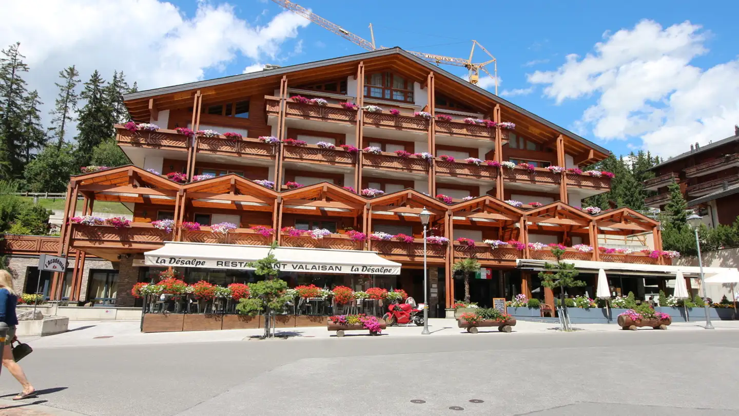 Restaurant à louer - Rue Du Pas De L'ours, 3963 Crans-Montana