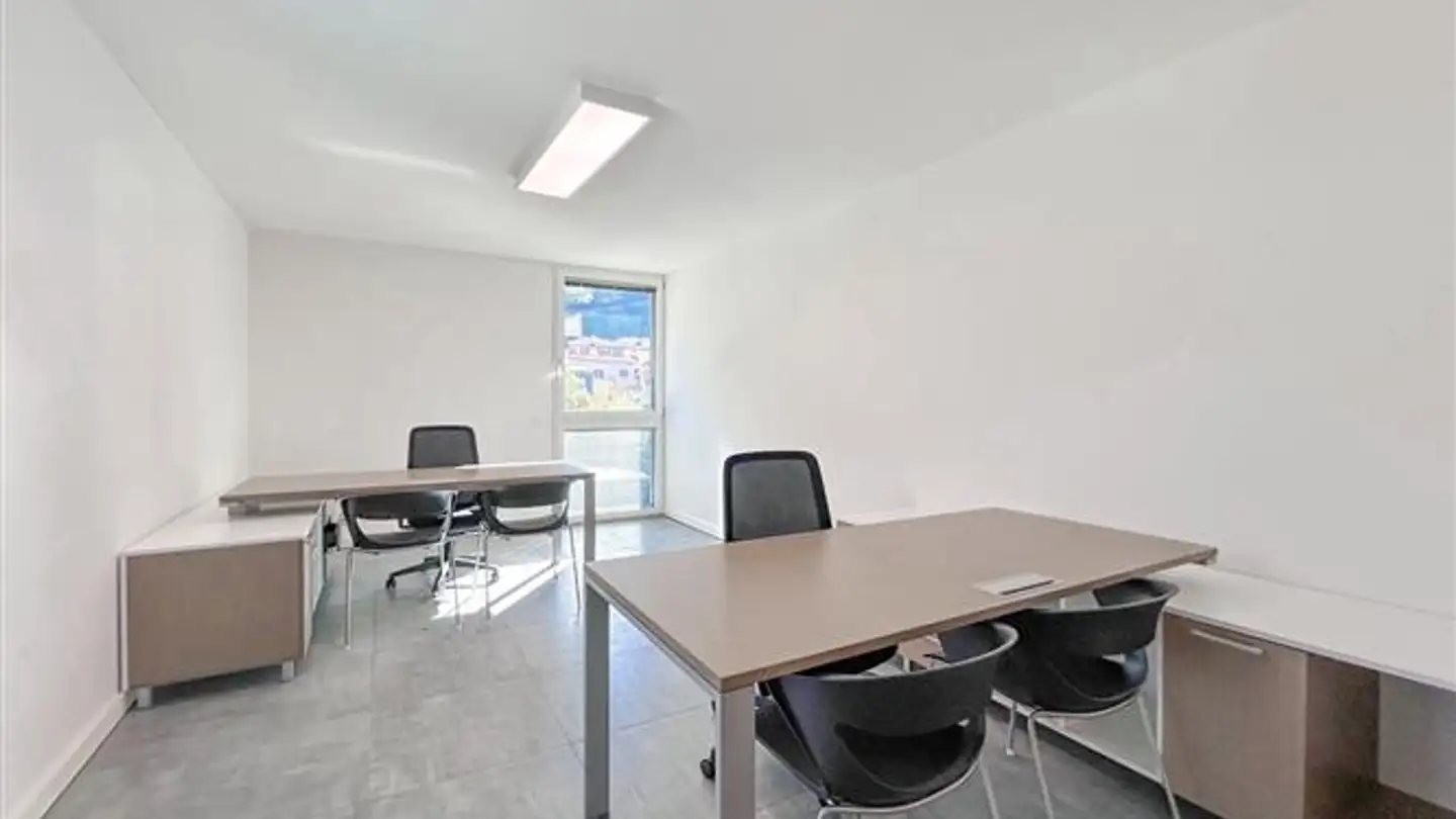 Office space for rent - 6818 Melano