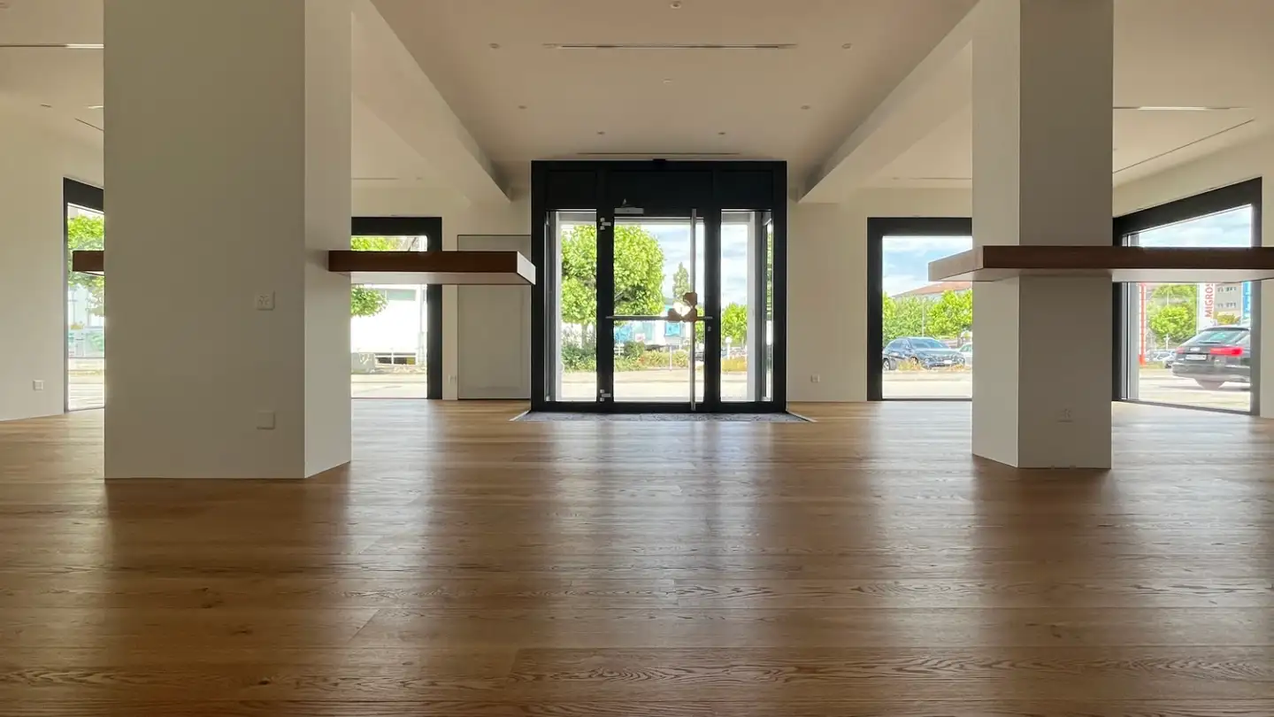 Commercial à louer - Luzernerstrasse 18, 4665 Oftringen