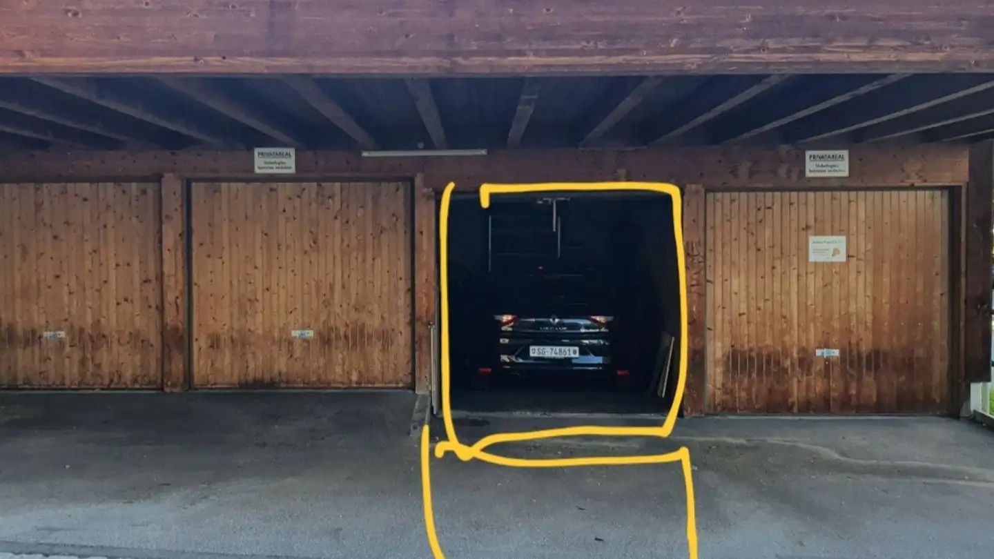 Place de parking extérieure à louer - Heidenerstrasse 6, 9450 Altstätten SG