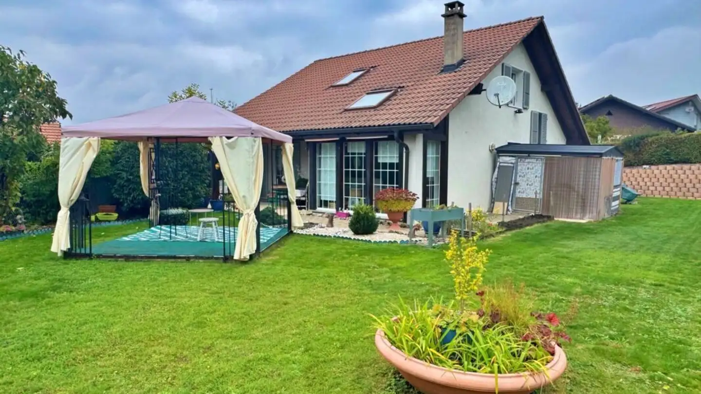 Villa in vendita - 1670 Ursy