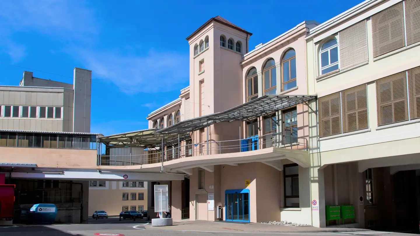 Proprietà industriale in affitto - Joweid Zentrum 3, 8630 Rüti ZH - Photo 2