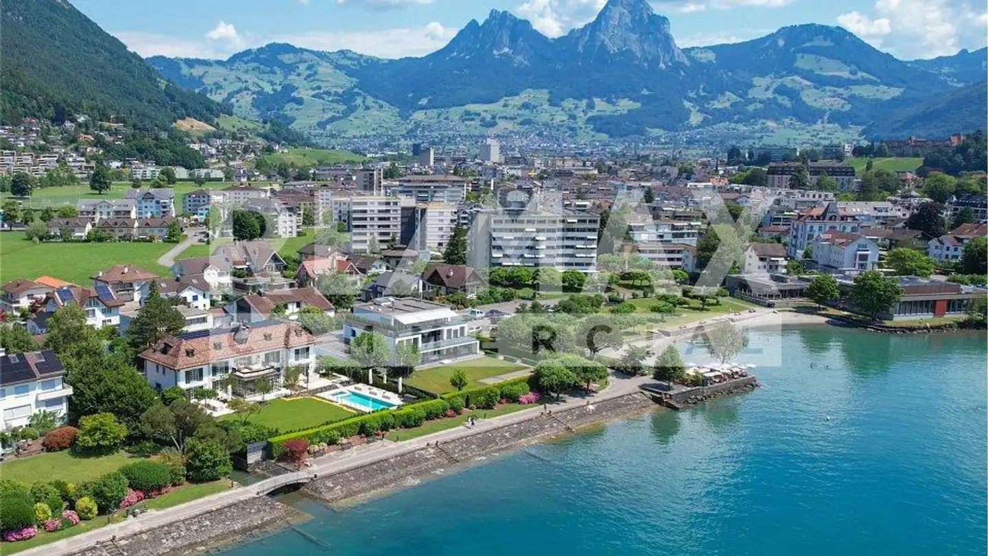 Commercial à louer - Gersauerstrasse 11, 6440 Brunnen