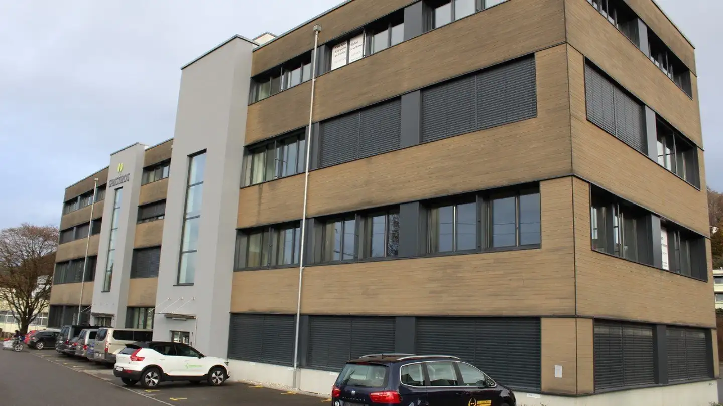 Grand magasin à louer - Neufeldstrasse 1, 3076 Worb