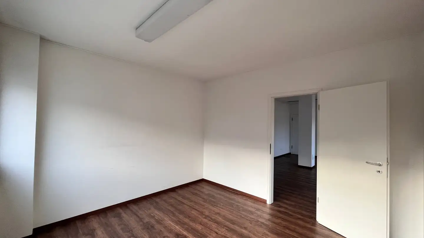 Bürofläche mieten - Viale Alessandro Volta, 6830 Chiasso - Foto 3