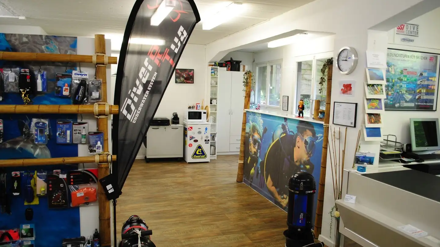 Commercial à louer - Butzenstrasse 60, 8038 Zürich